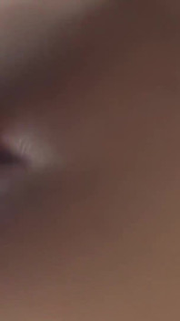 Une blonde au cul rebondi chevauche une érection matinale