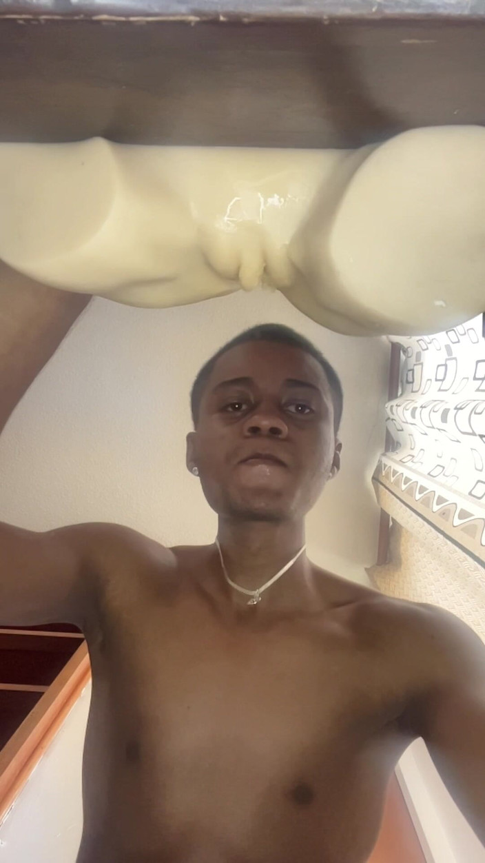 Black-2001: Я хочу трахать тебя так же, как трахаю свою флешлайт с BBC