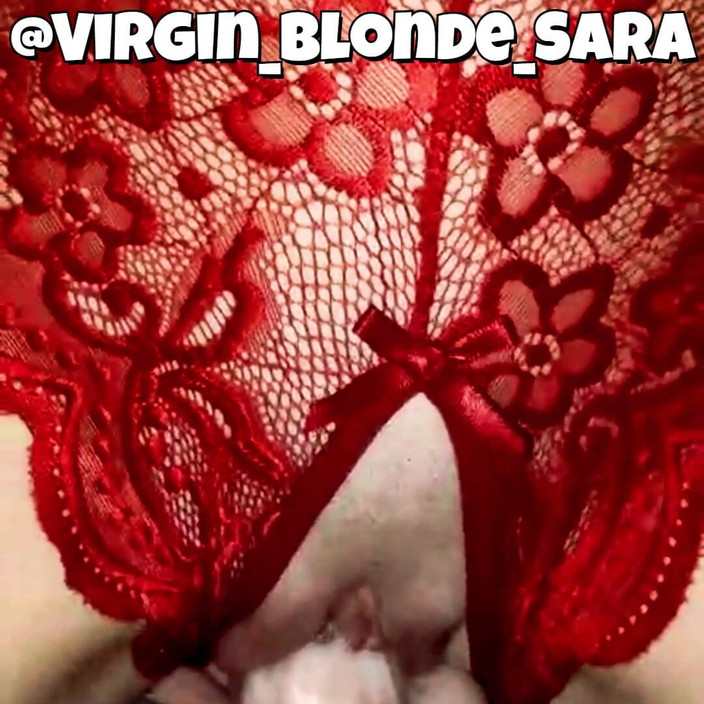 Virgin blonde Sara: Mijn speeltjes...
