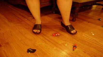 Sexy Amateurz: Car crushing foot fetish action