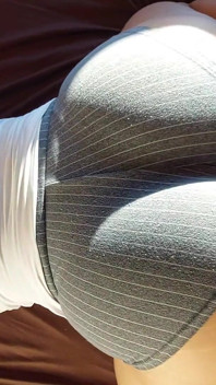 Ma obsesję na punkcie Mini szorty gimnastyczne gorące POV kultu tyłka, seksu oralnego i intensywnego suchego humpingu