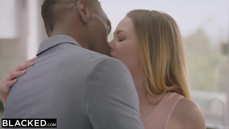 Blacked: BLACKED - zierliche blondine mit dem größten bbc der welt