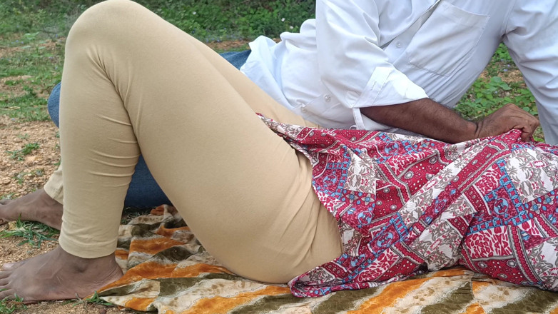 Laxi ammu: Outdoor Hot Fucking Romance