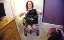 Mistress Jodie May: Dessous auspacken und anprobieren