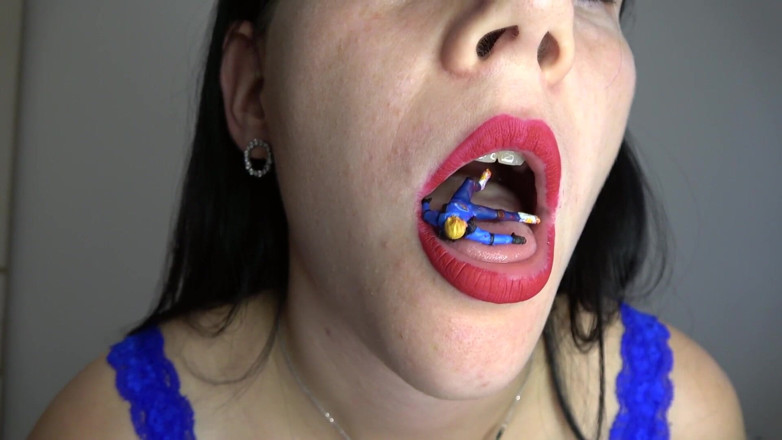 Anna Sky: Very slow and sensual giantess Anna