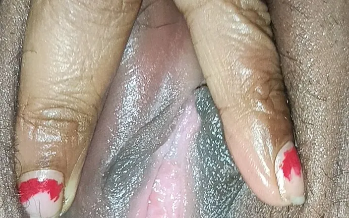 Sakshi74: Desi pussy friend how is my pussy after seeing it...