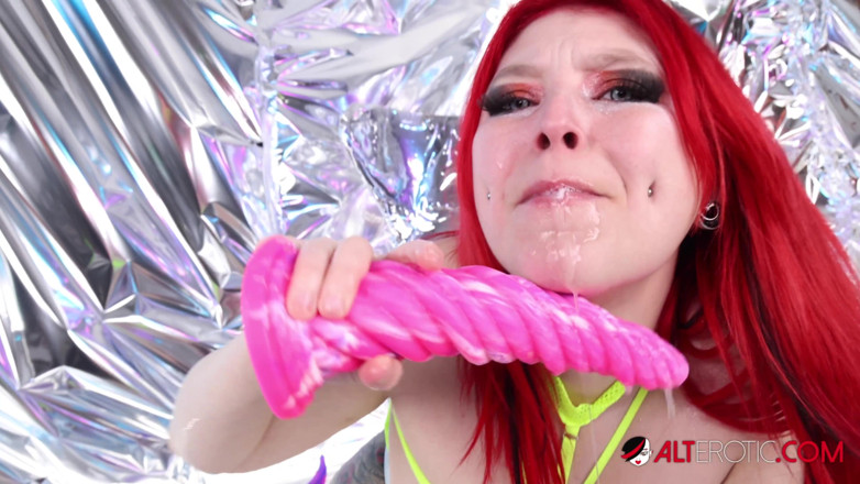 Alt Erotic: Taylor nicole è un alieno di asstrodata