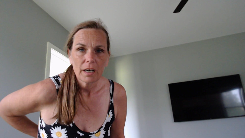 KimitheMilfMommy: prakritik dd ke saath seksi chodne laayak mammi aapke chehre...
