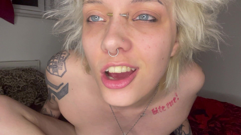 Glitterqueen1999: Stroke cho lòng bàn chân ướt át của tôi sph sỉ nhục...