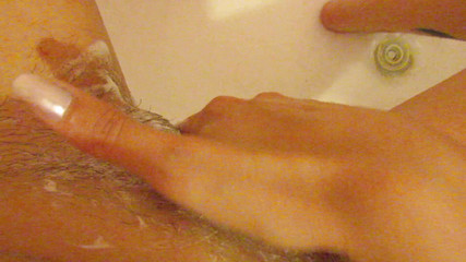 Cuteblonde666: Mytí mé chlupaté kundičky velkého klitorisu