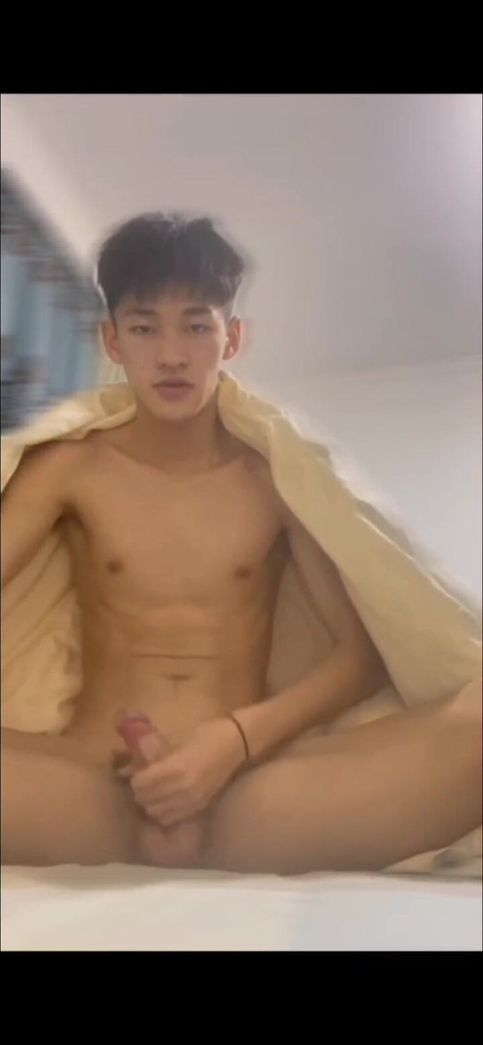 Louswee: Wet &amp; Wild, Finish In Bed