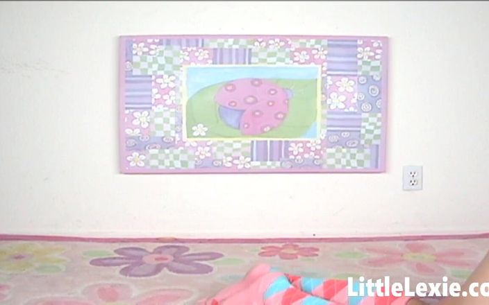 Little Lexie: Гігантська блондинка 18-річна дівчина Lil Lexy в прямому ефірі на камеру