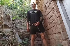 नग्न भारतीय लड़का आउटडोर 5