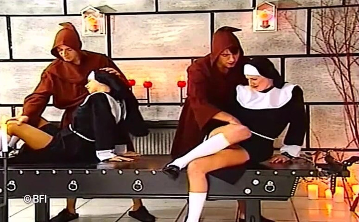 Hardcore Lovers of the world: 두 명의 섹시한 수녀와 난교