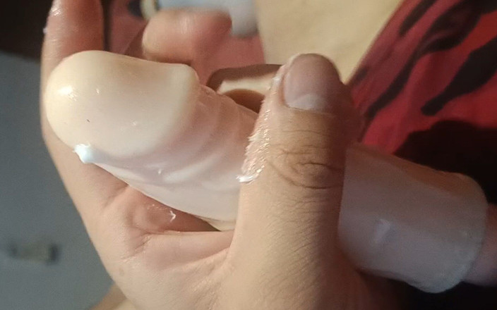 Tony Linx: 拍打和采取两个假阳具