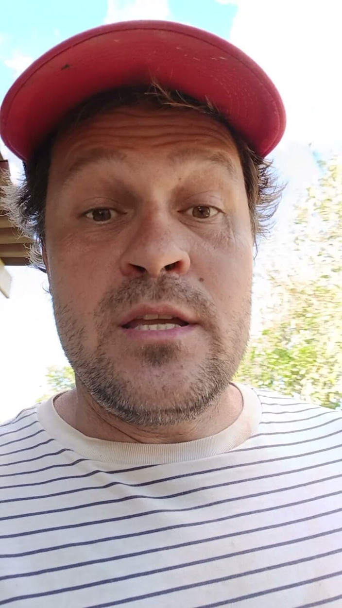 Chemanuchao: Se masturbează jumătate din muncă