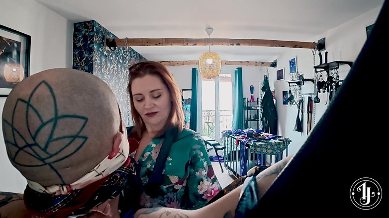 InannaJustice: St Andrews Cross Bondage: Inanna Justice com laços sensuais com...