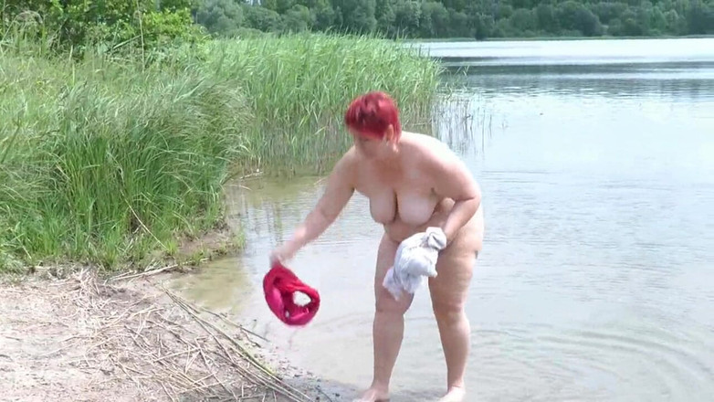 Anna Devot: Annadevot - 湖边湿透了！