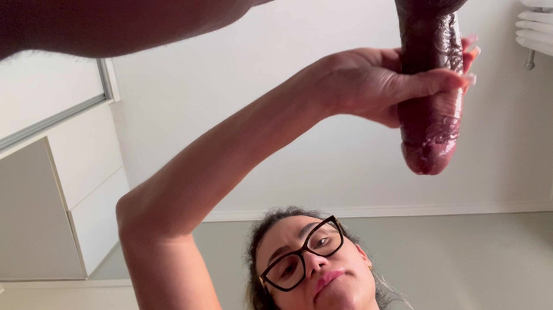 Agatha Lyra: 我把它交给了格罗桑。