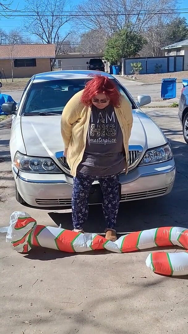 BBW nurse Vicki adventures with friends: Vicki, Infirmière Magnifique, Écrase Cette Pipe De Candy Cane