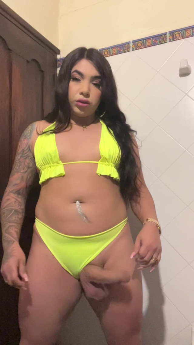 Big Cumshot POV (Amazing shemale big balls) Big Cumshot POV (Amazing shemale big balls)