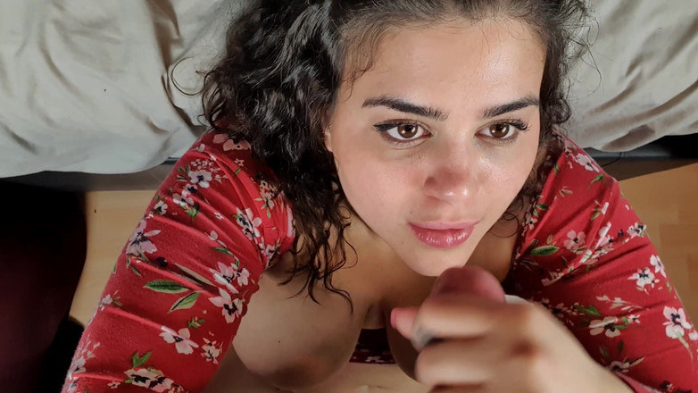 LuciaLatinaGomez: Esposa trai com o homem de manutenção e garante que...