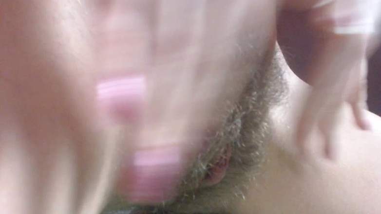 Risky Hairy Couple: Super Hairy Girl Shows How Long Her Puss