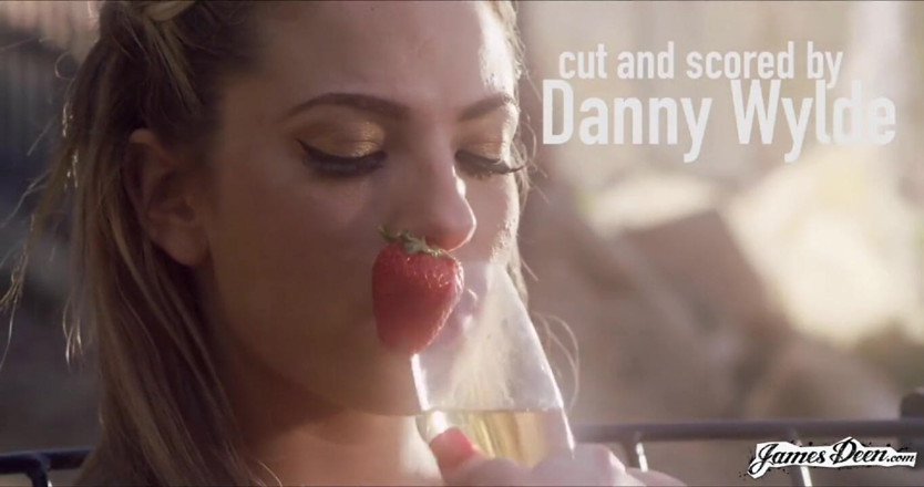 James Deen: Dalia Sky es follada analmente al aire libre por James...