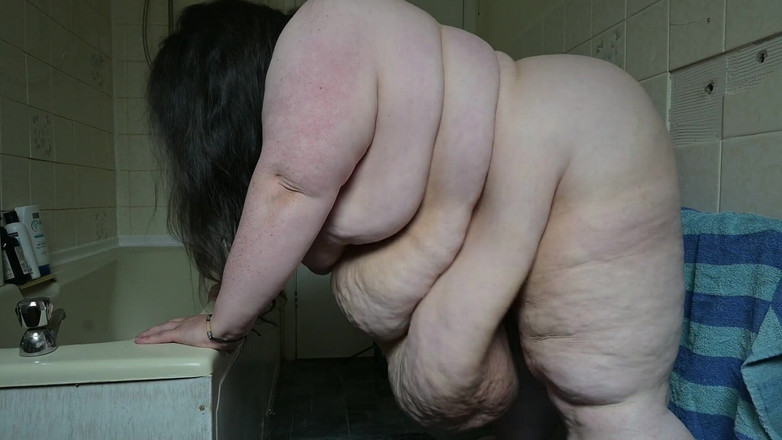 SSBBWLadyBrads: SSBBW 거대한 배꼽 박수 비디오