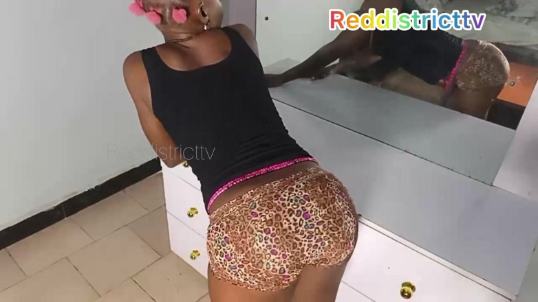 Red district Tv: Ich habe meine sexy ebenholz-kohlen-freundin getroffen, sich allein geil fühlen