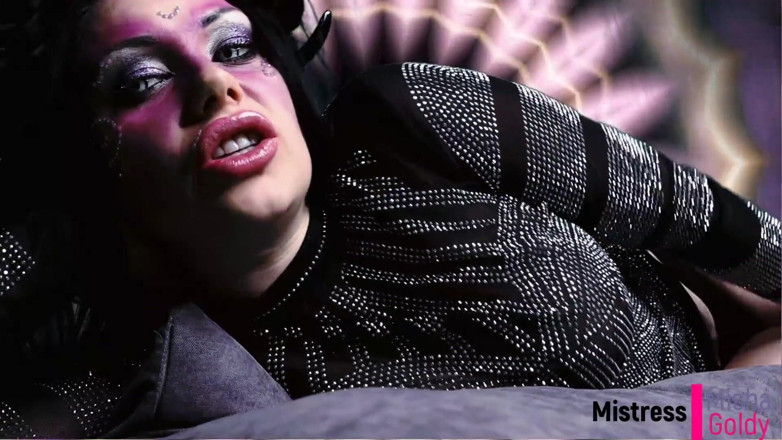 Goddess Misha Goldy: Marrón tarea de inodoro de succubus, ¡el alma tragando y consumiendo...