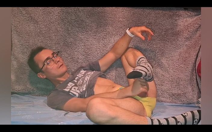 The college boy: मोज़े के साथ खेलना कस्टम वीडियो