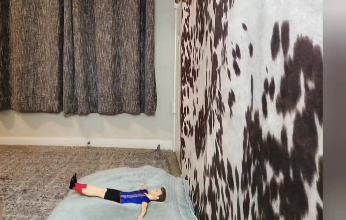 Julia Ryan: Тренируется пердех