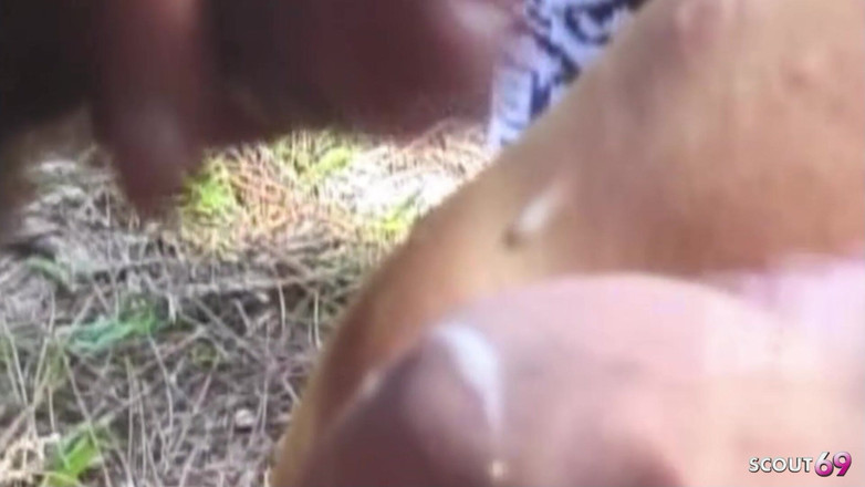 Shemale TS Collection: La ladyboy bionda tettona agnes viene scopata all'aperto da un...