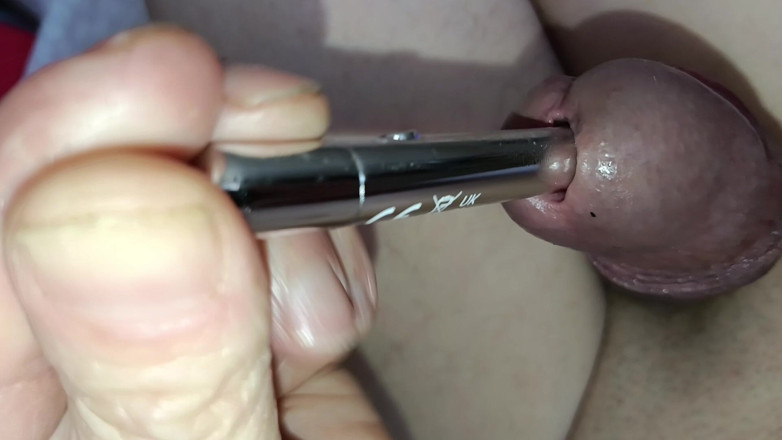 Titi19: Mini Vibrator in the Urethra