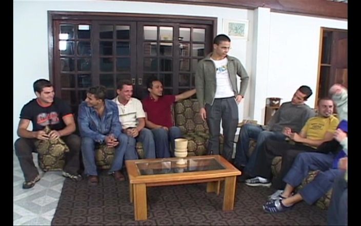 Latino Boys Studio: 핫한 브라질 트윈크 소년과 섹시한 운동