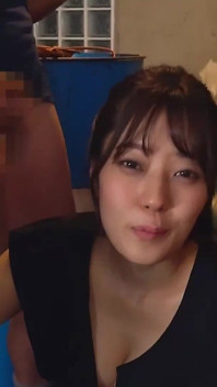 그녀는 팬티를 입고 자위하고 그 광경에 흥분 - 5