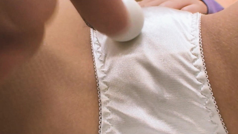 JAPAN IN LOVE: Enge asiatische muschis szene 3: Japanisches blondes teen masturbiert ihre haarige...