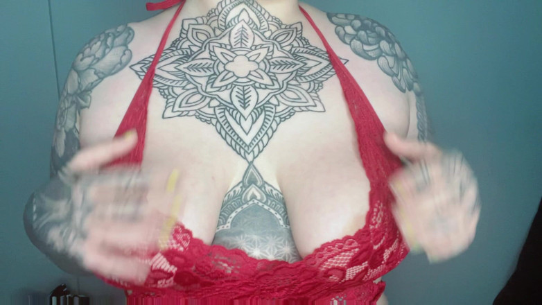 Miss Valentina: Červené spodní prádlo uctívání koz