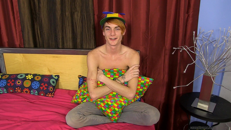 Lollipop Twinks: Preston si myslí, že dívky jsou sexy