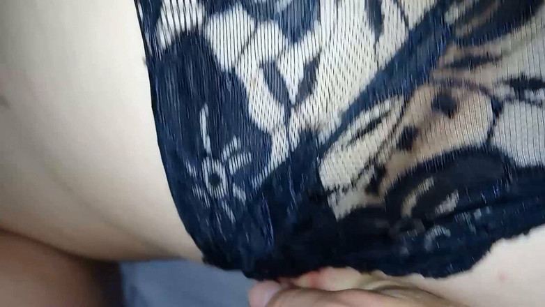 Sekretny666: 从后面操并射在她的黑色内裤上