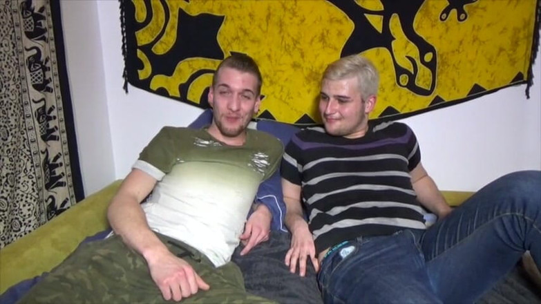 Gaybareback: Жіночий хлопець відтраханий без презерватива Роменом