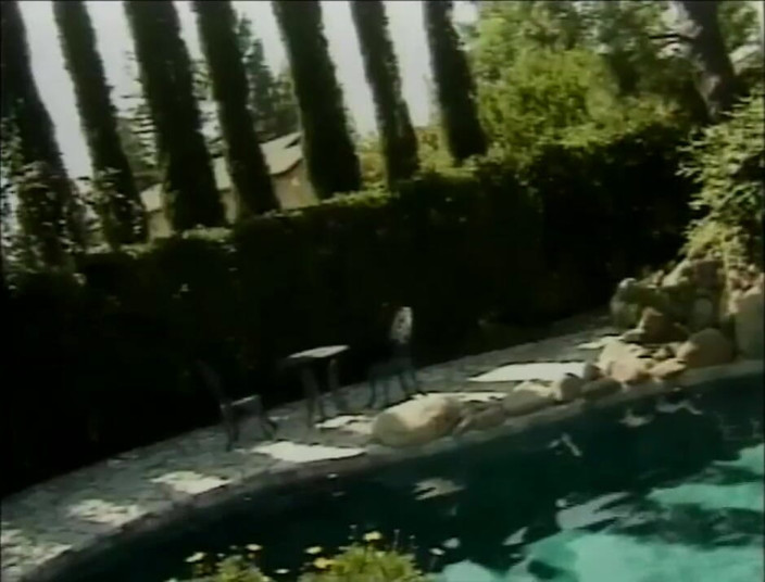 Lesbian Illusion: Heißer lesbensex am pool