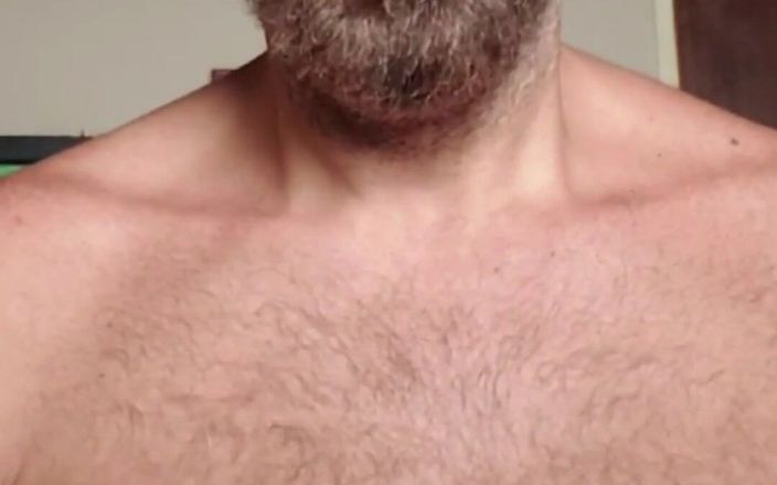 BBIG: Poitrine poilue musclée musclée alpha