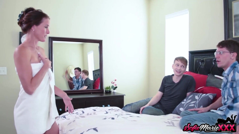 Sofie Marie: Stepmom Sofie Marie Double Penetrated by Hung Stepsons