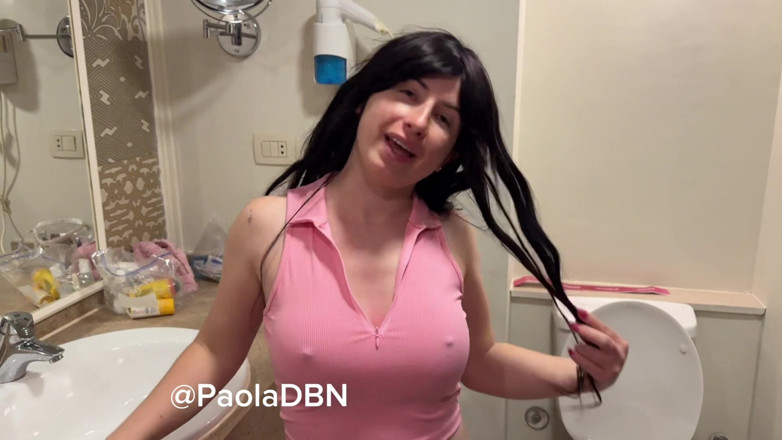 PaolaDbn: Paola Sucks in Bathroom