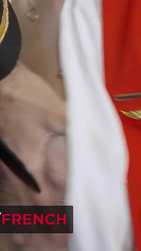 Krásná letuška se vzdává pilotovi