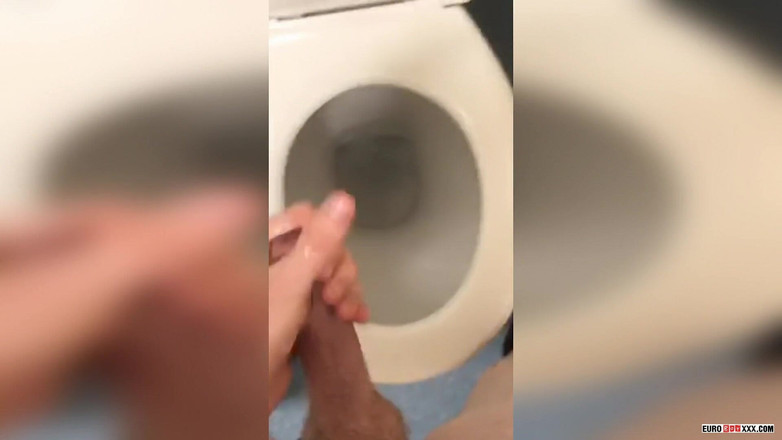 Euro boy xxx: Твинк в спортзале в комнате отдыха