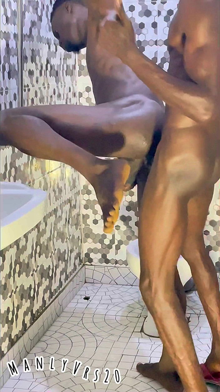 Blackkish20: Er kam immer wieder für mah manhole zurück