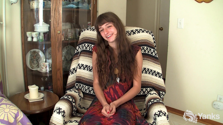 Yanks: Willow Enjoys Her Bushy Muff - Full 4K Remaster